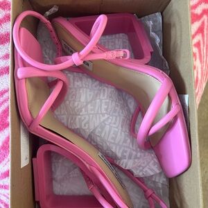Steve Madden enjoying Pink Heels